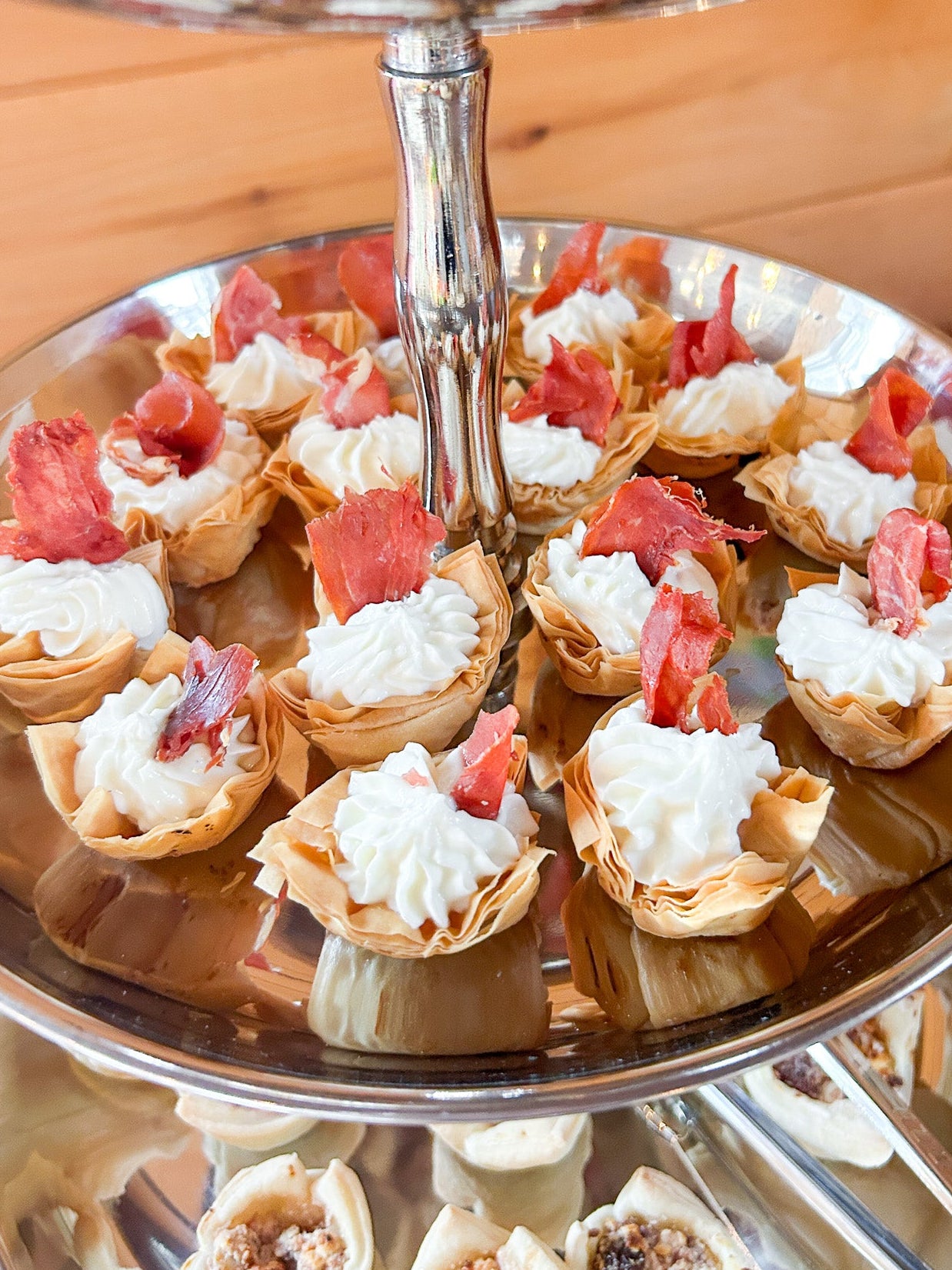 whipped-sweet-onion-goat-cheese-phyllo-cups-with-cripsy-prosciutto-36-pcs